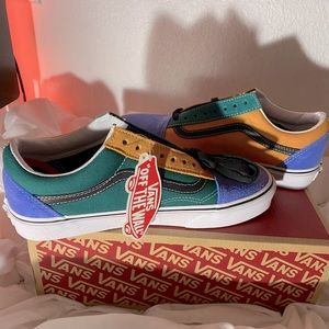 Old Skool Vans Size 7.5 in Men’s and 9.0 in Women’s